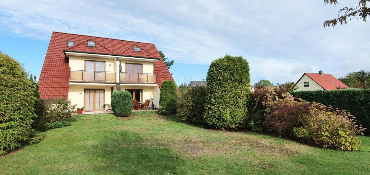 Ferienwohnung Gartentraum Mit Tollem Rasengarten Karlshagen Exterior photo